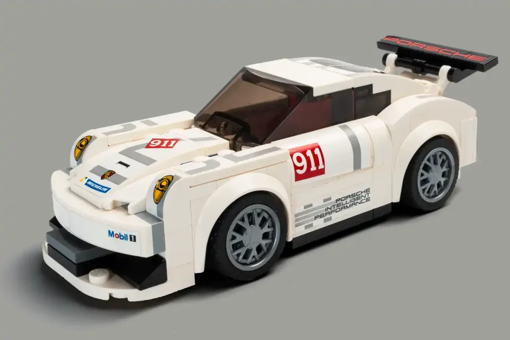 porsche 911 de lego gt en blanco