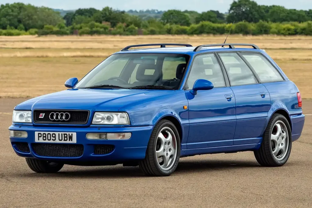 Audi RS2 Avant de color azul