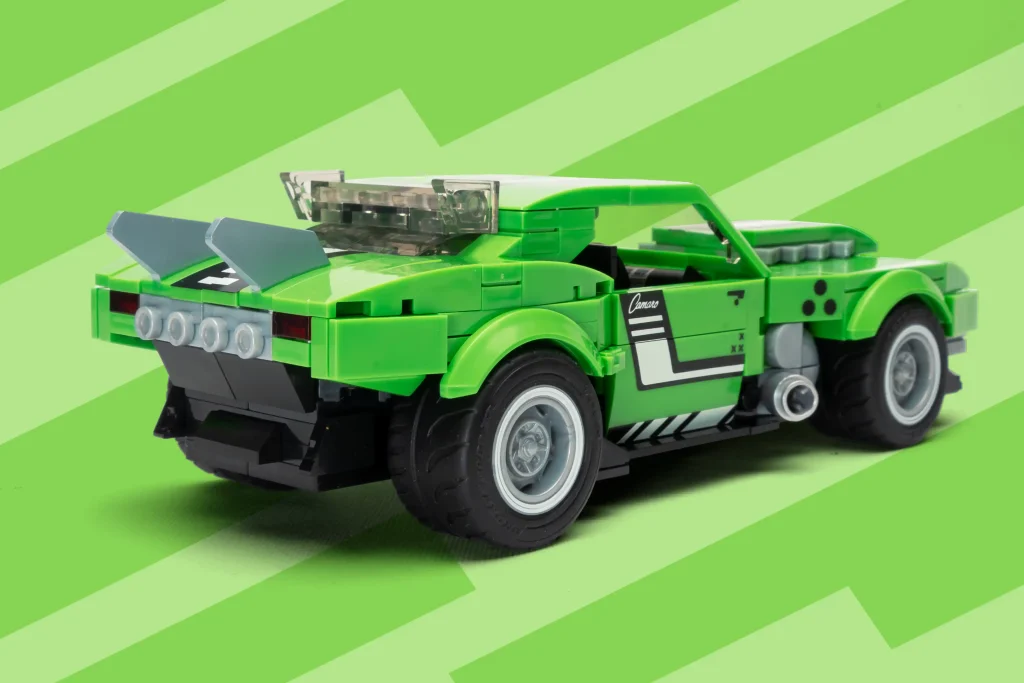 parte trasera del hot wheels tipo lego camaro custom 68
